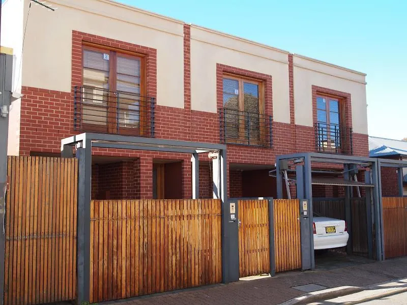 Adelaide Dress Circle Apartments 0*,