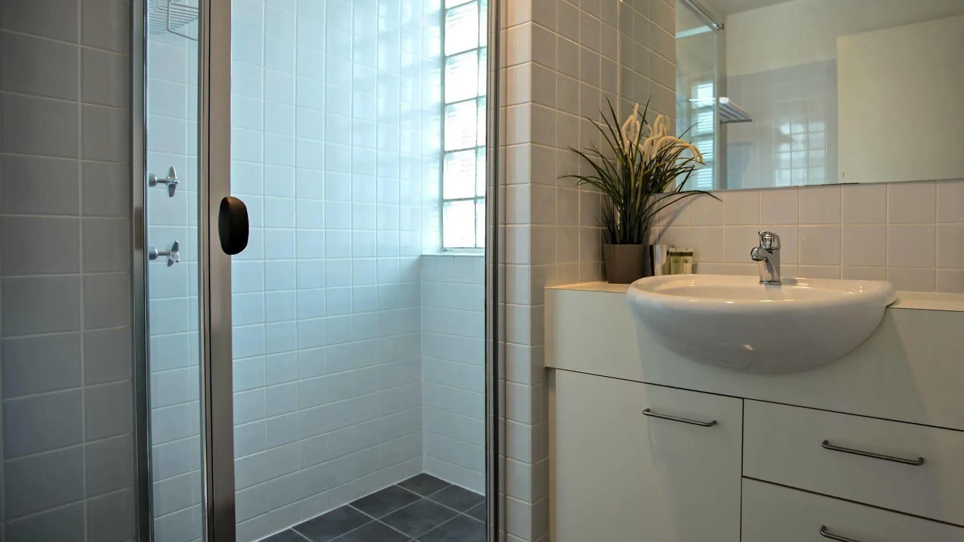 Adelaide Dress Circle Apartments Australia